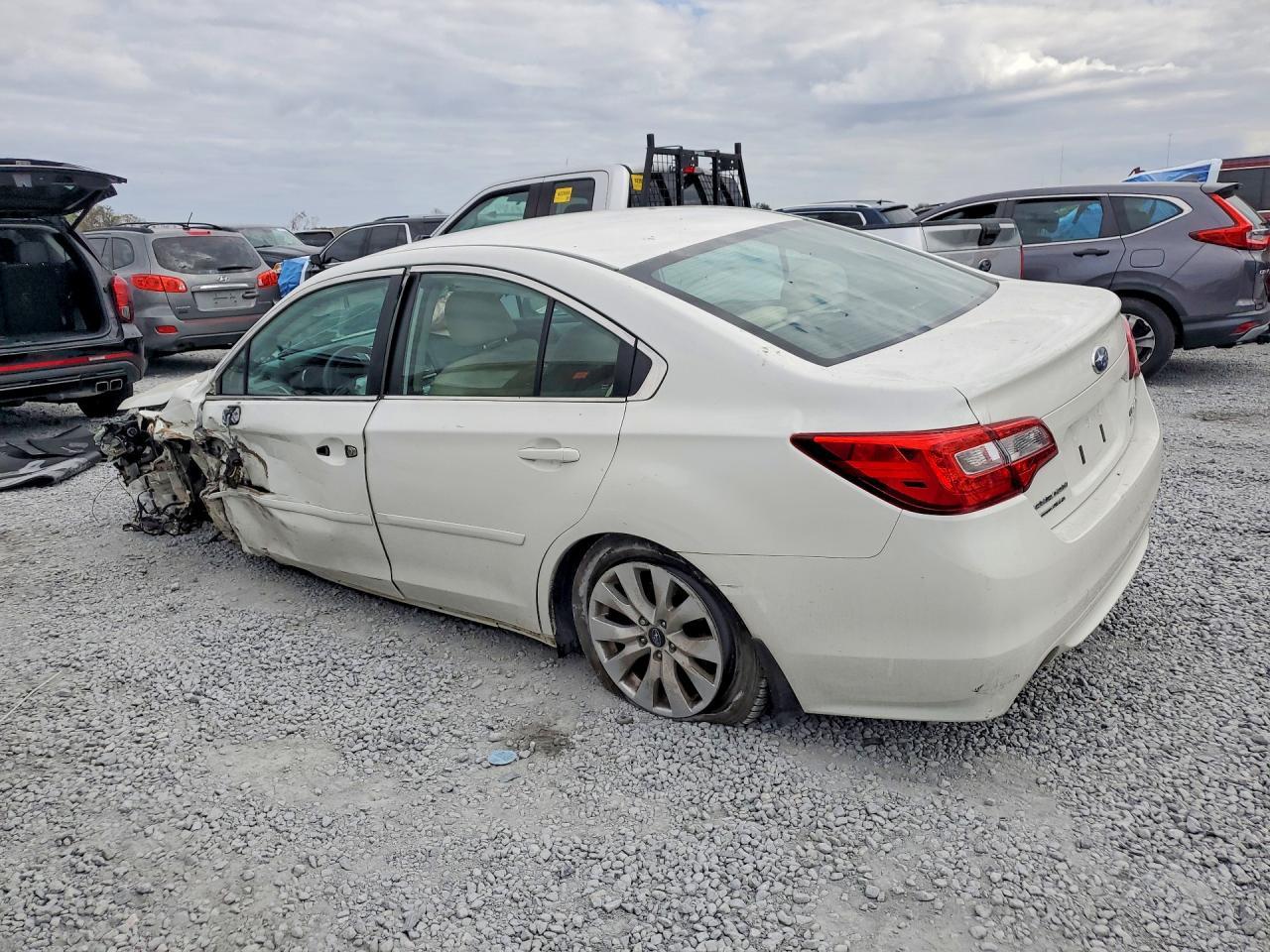 2017 Subaru Legacy 2.5I - Фото 2