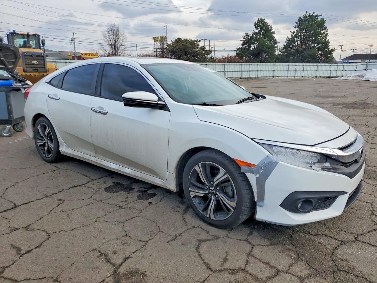 2016 Honda Civic Touring - Image 4