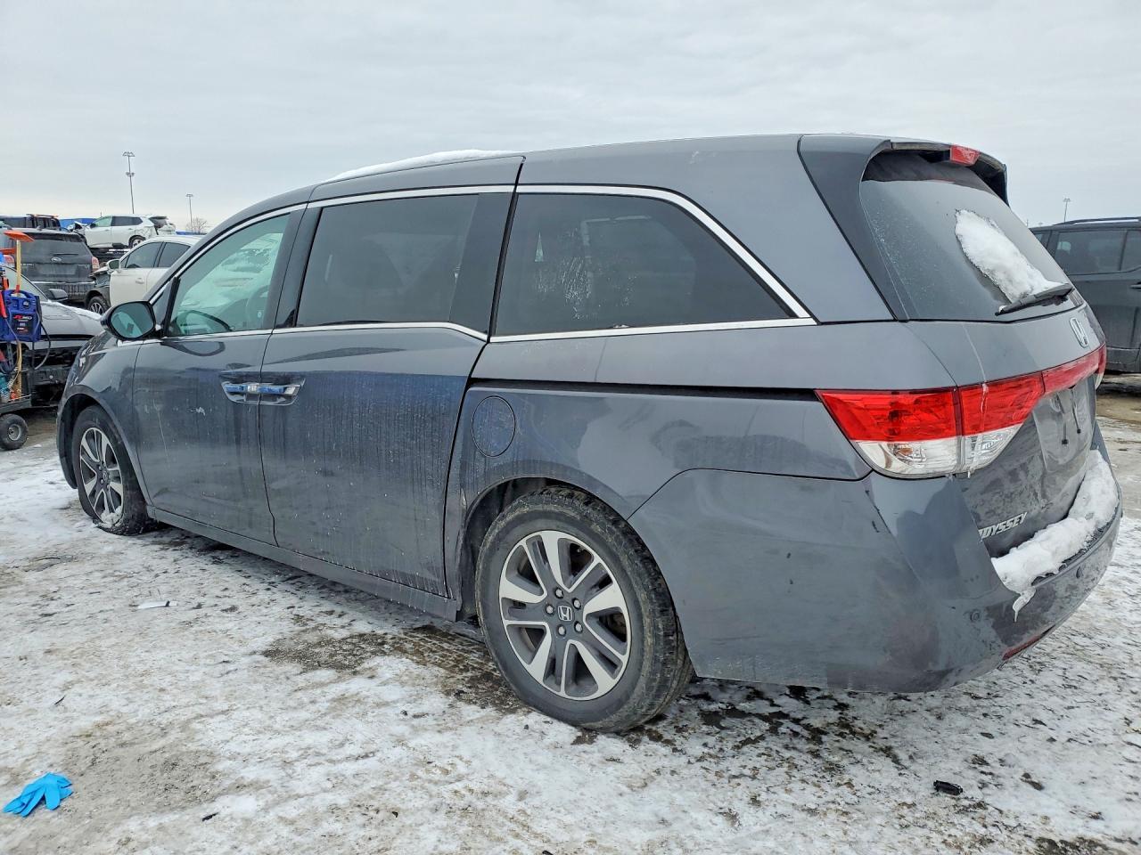 2017 Honda Odyssey Touring - Фото 2