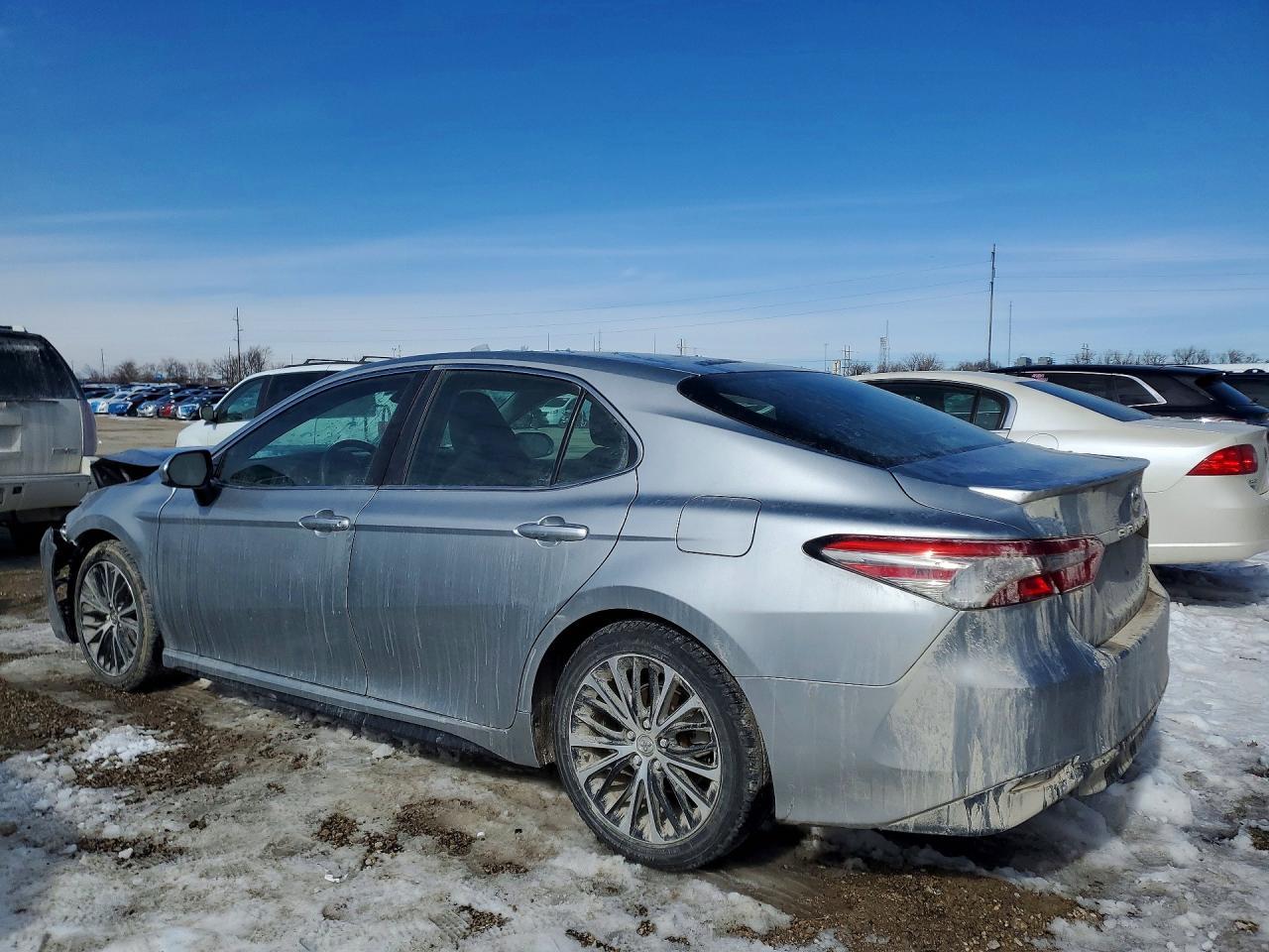 2018 Toyota Camry L - Image 2