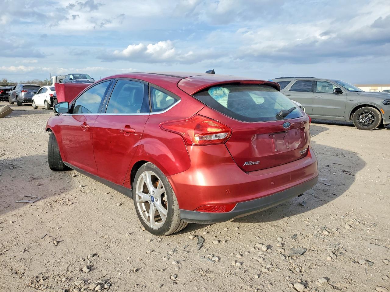 2015 Ford Focus Titanium - Image 2