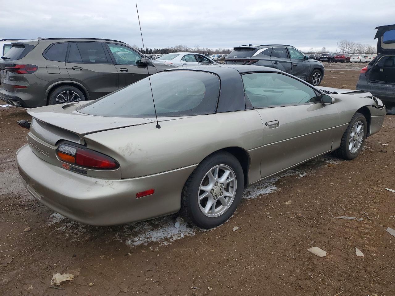 2000 Chevrolet Camaro Z28 - Фото 3