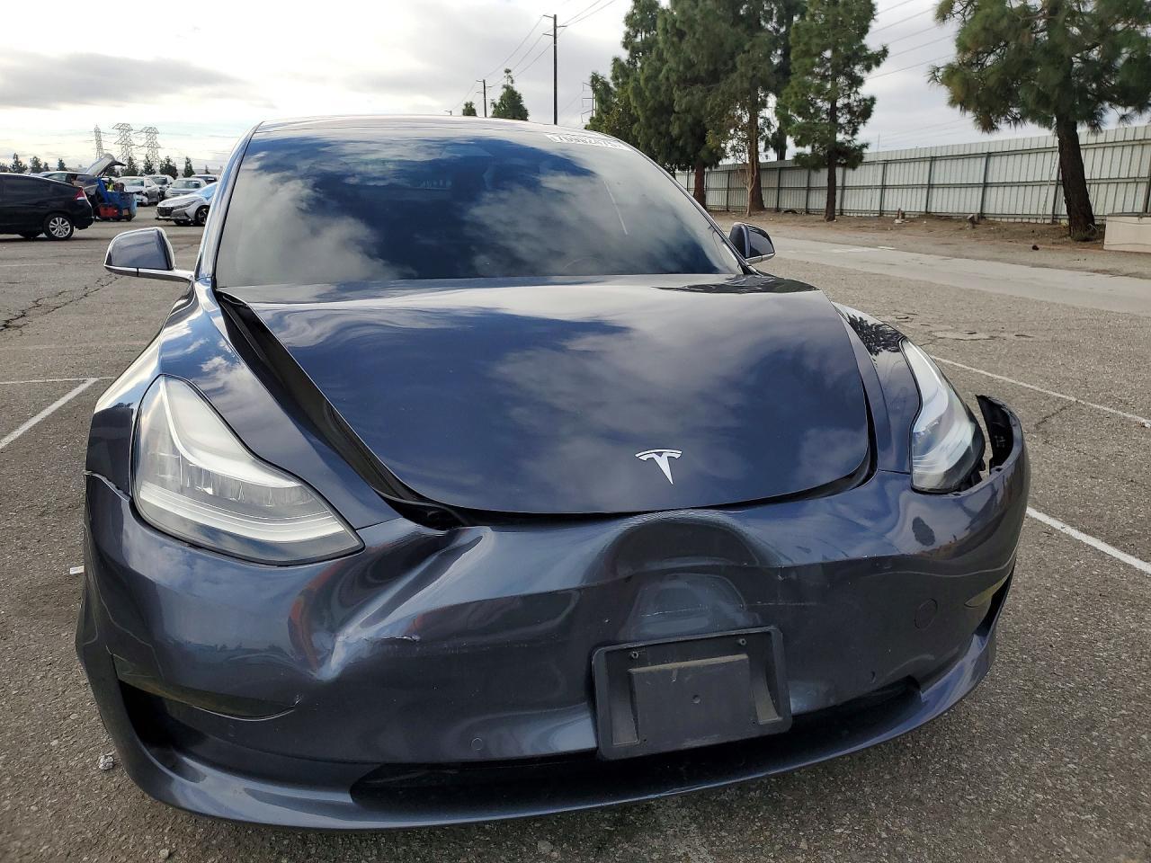 2018 Tesla Model 3 - Фото 5
