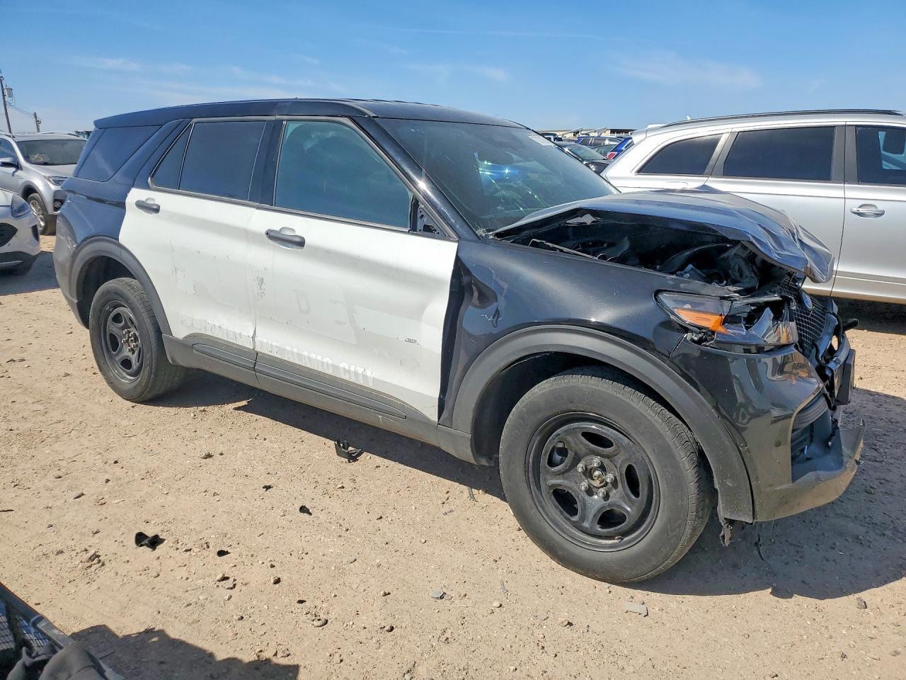 2025 Ford Explorer Police Interceptor - Image 4