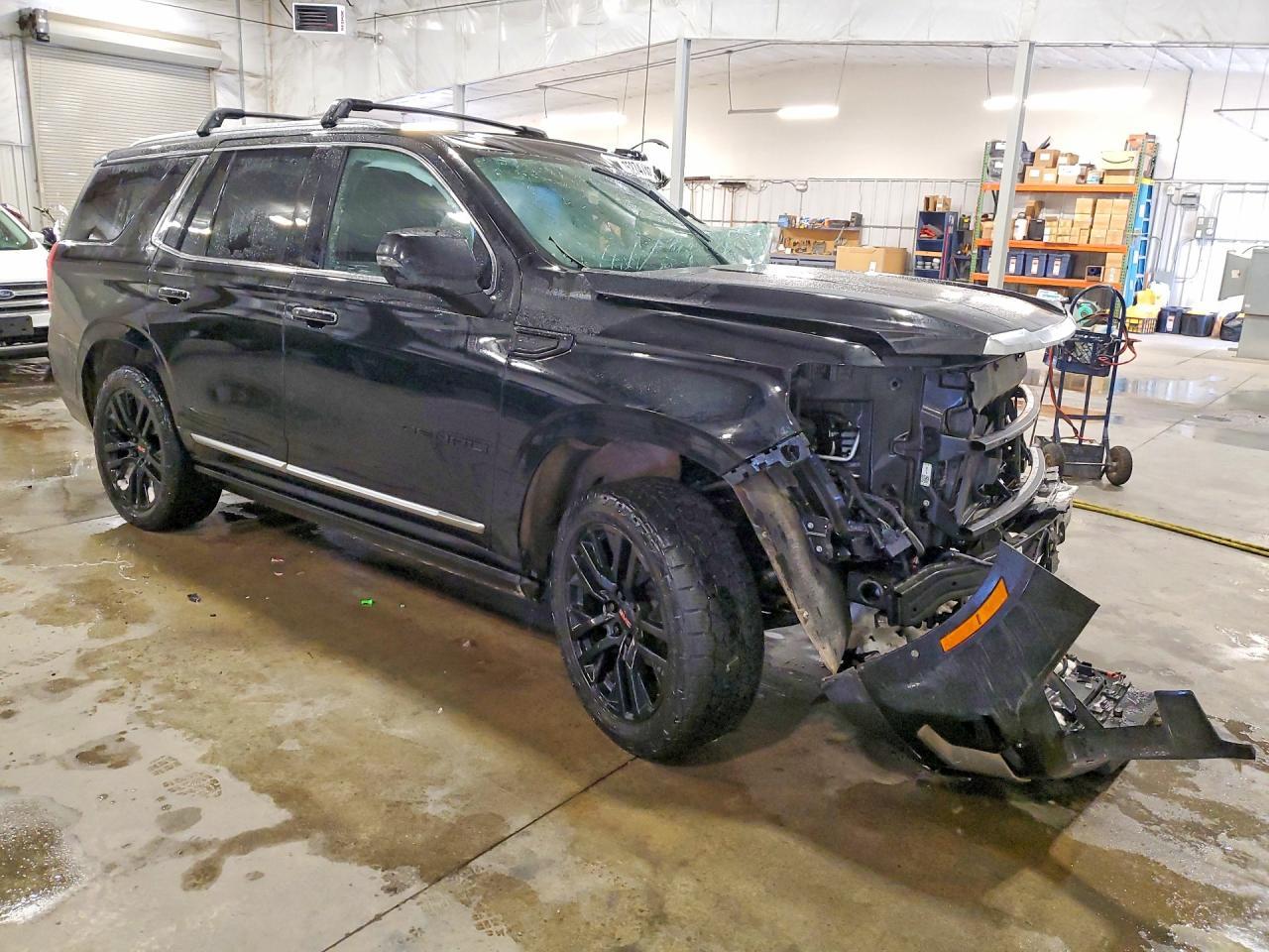 2025 GMC Yukon Denali - Image 4