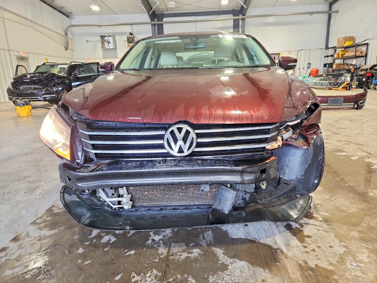 2014 Volkswagen Passat Se - Фото 5