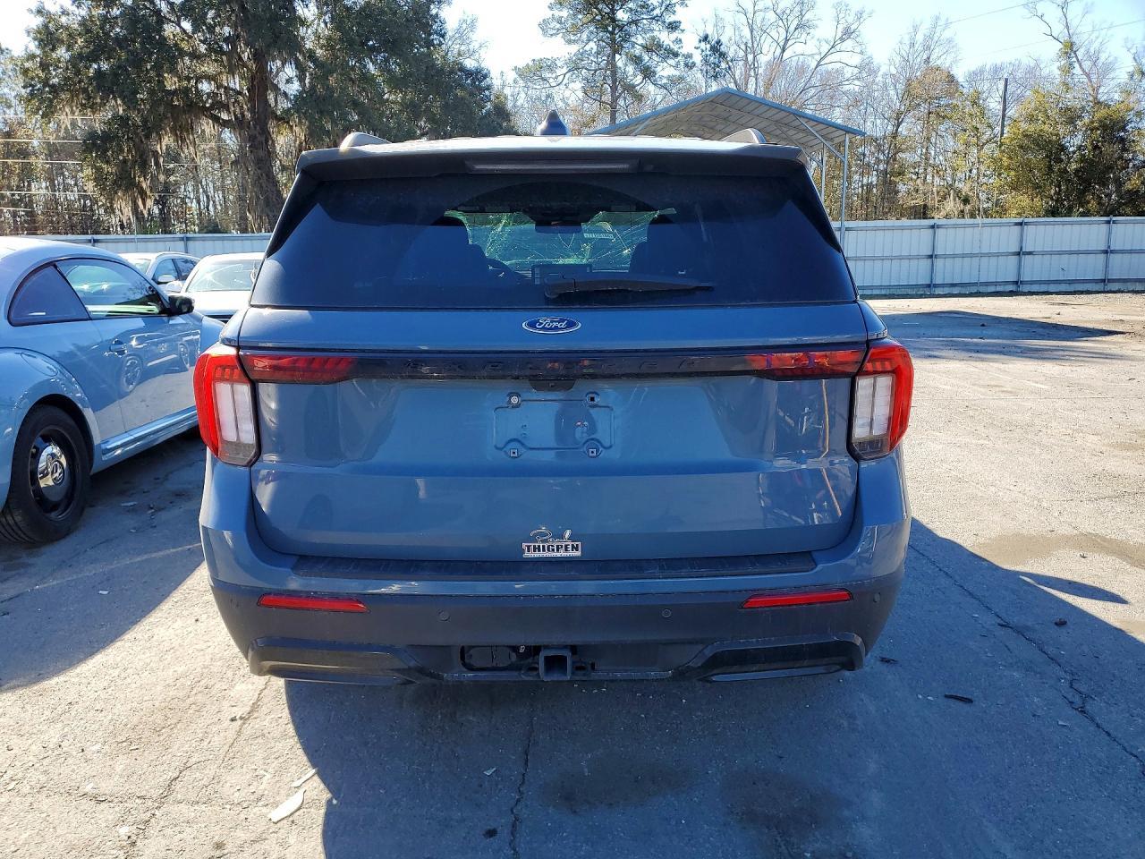 2025 Ford Explorer St-Line - Image 6