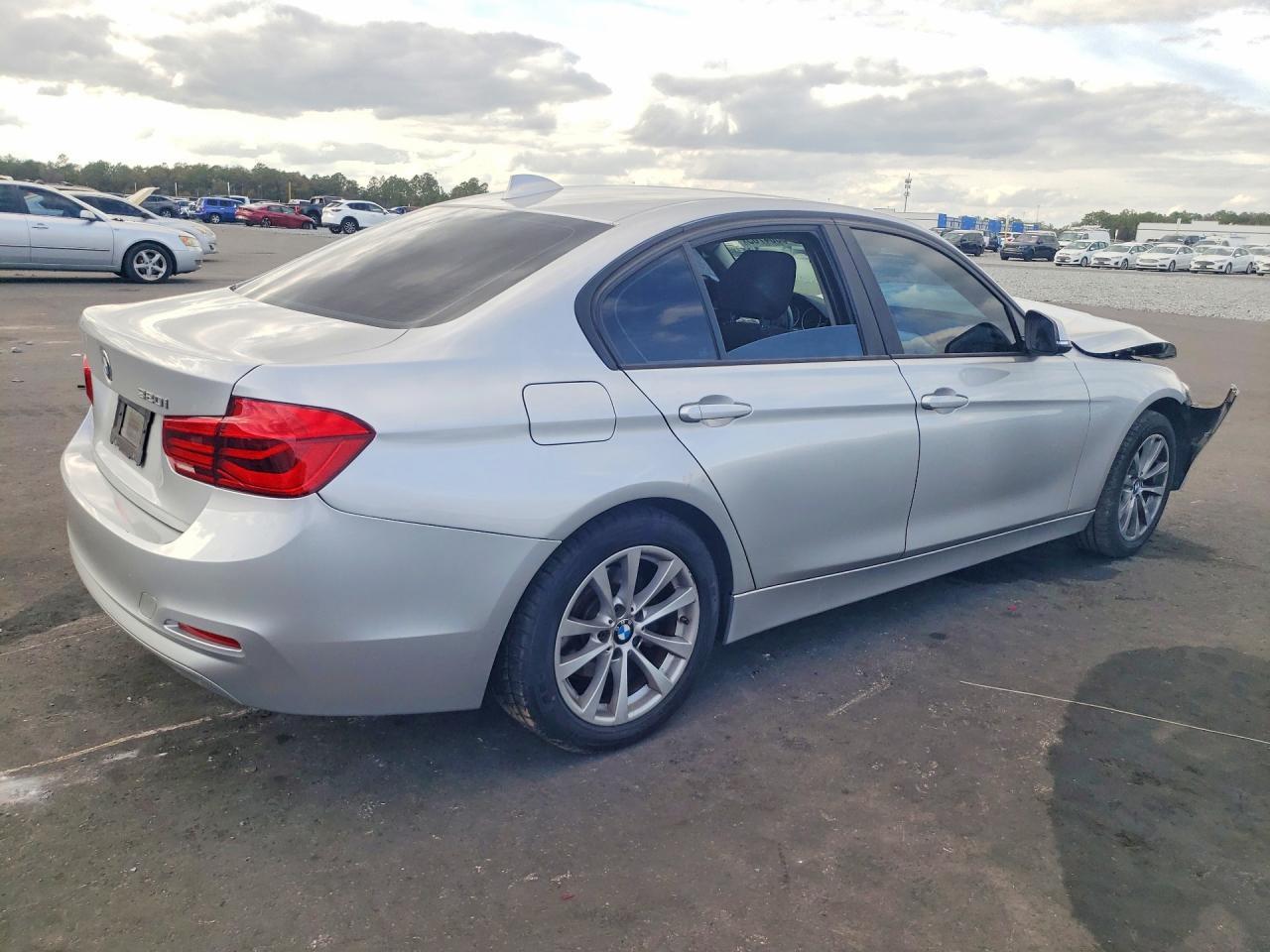 2018 BMW 320 I - Фото 3