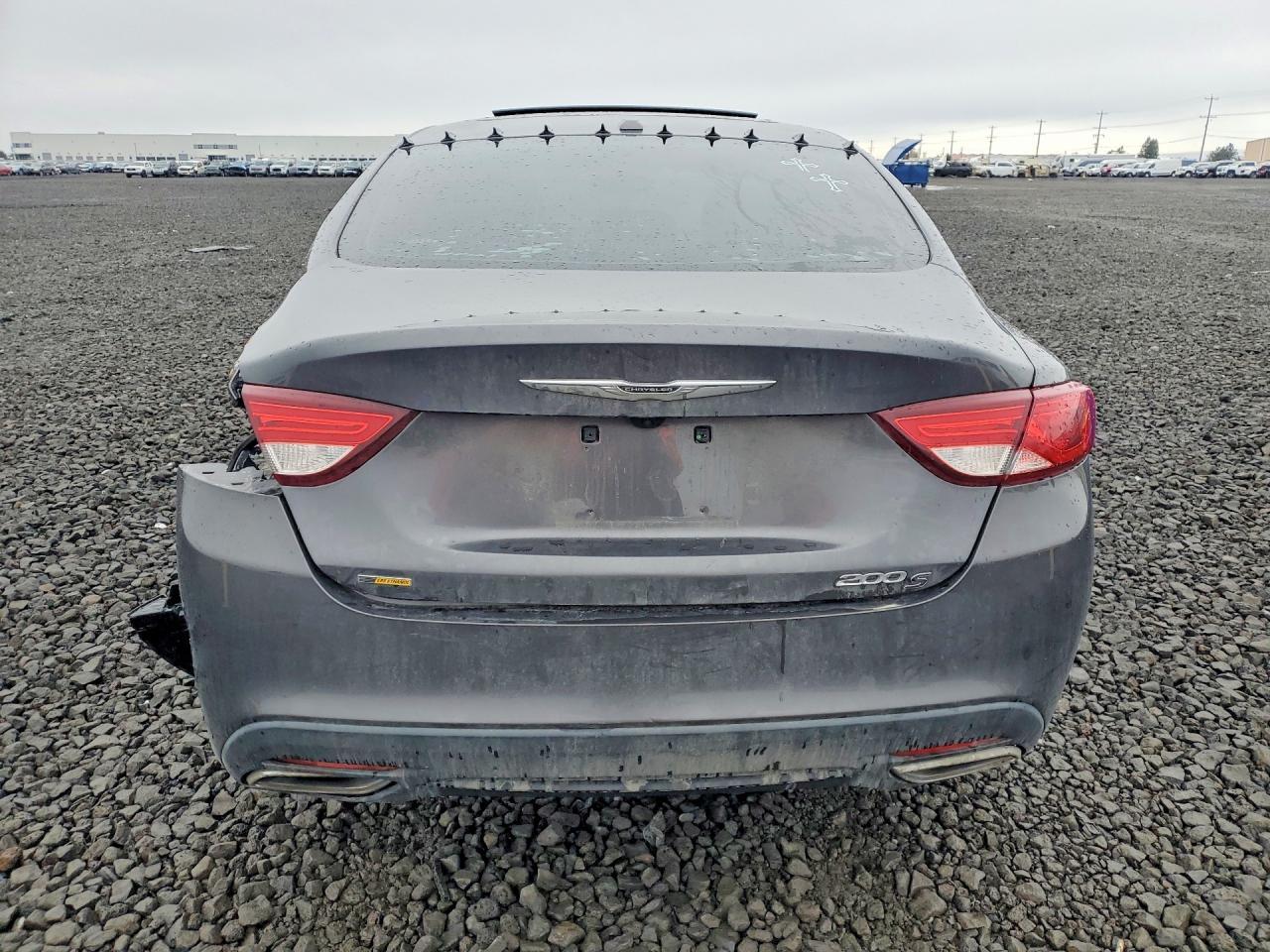2016 Chrysler 200 S - Image 6
