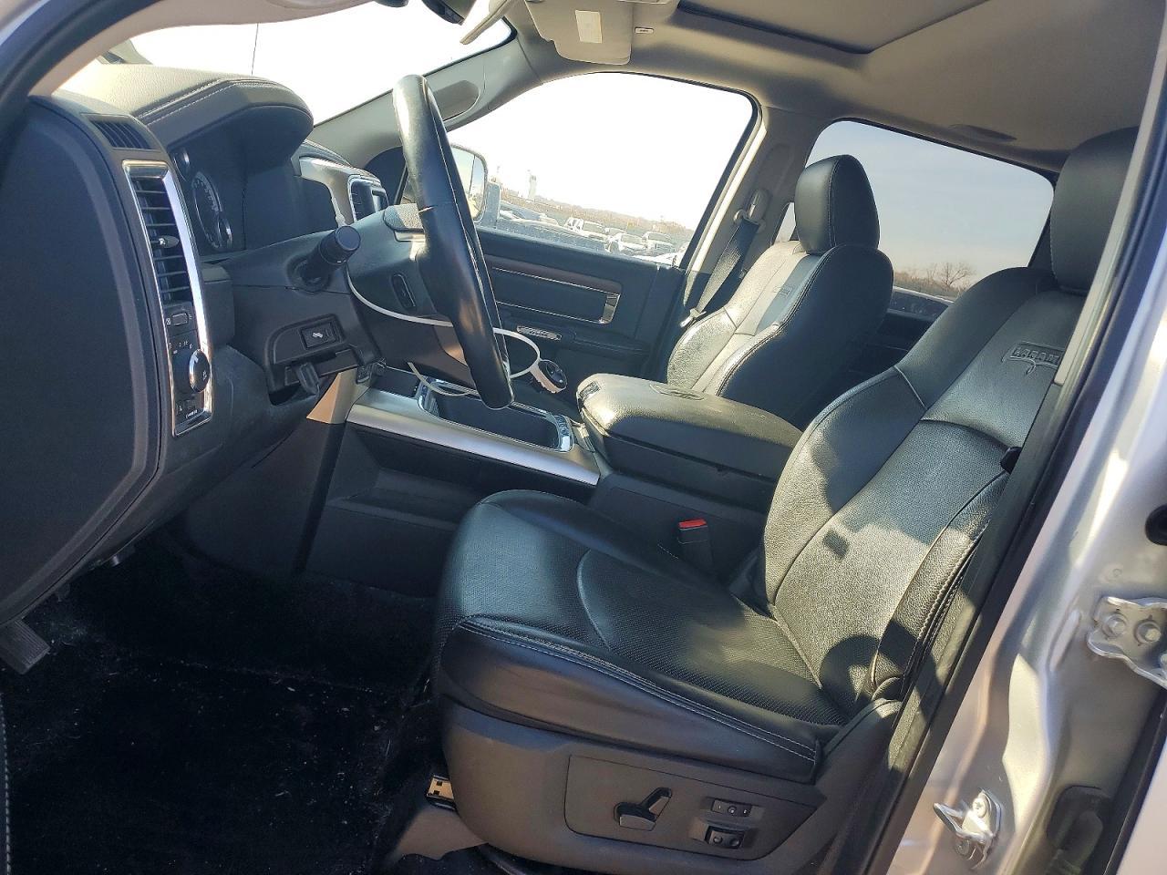 2017 Ram 1500 Laramie - Image 7