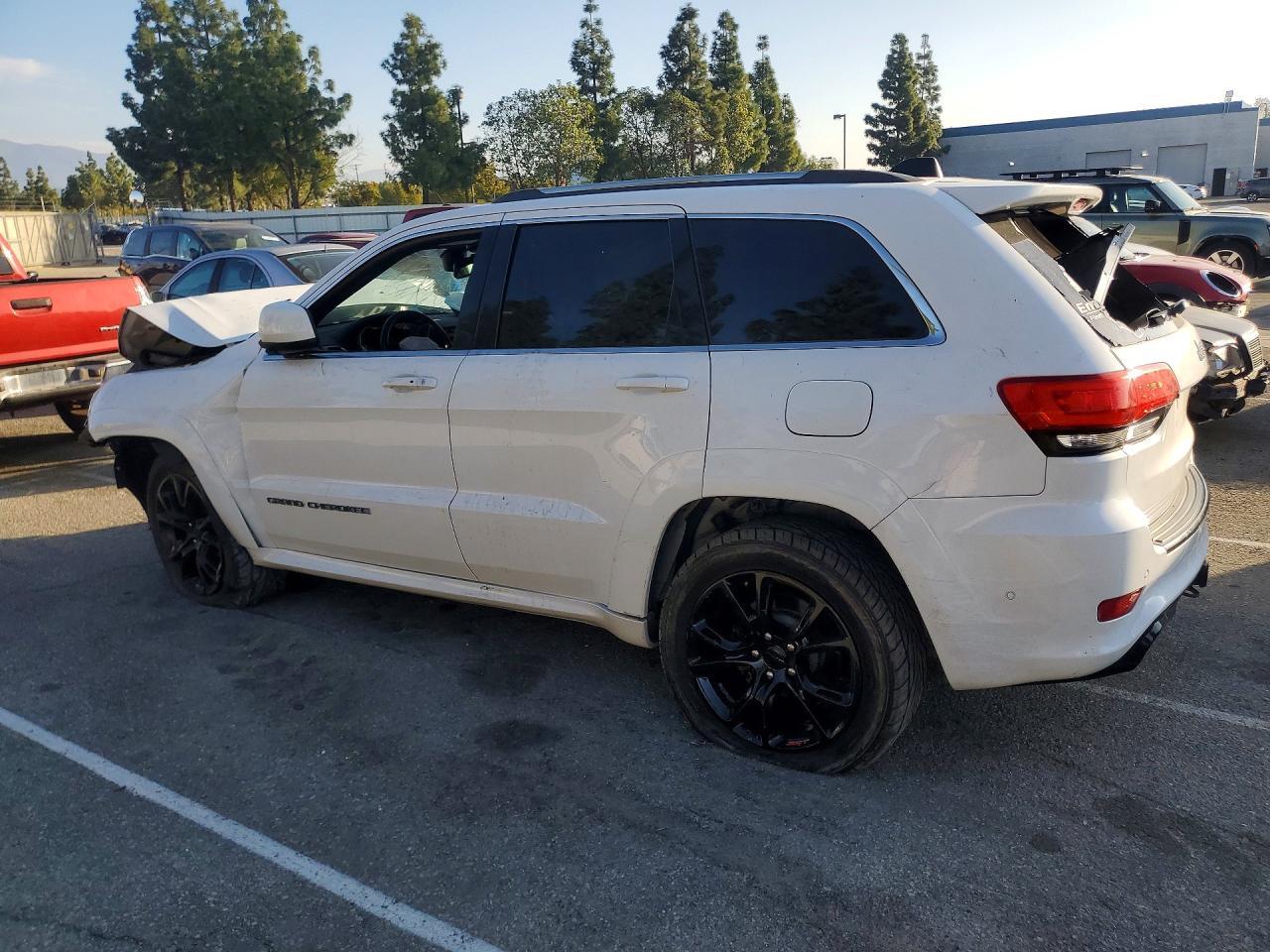 2017 Jeep Grand Cherokee Laredo - Фото 2