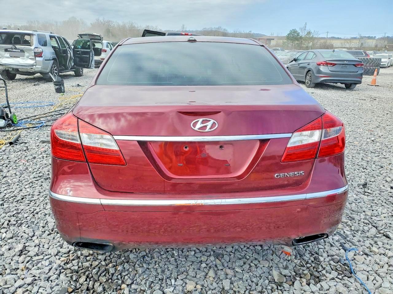 2012 Hyundai Genesis 3.8L V6 - Фото 6