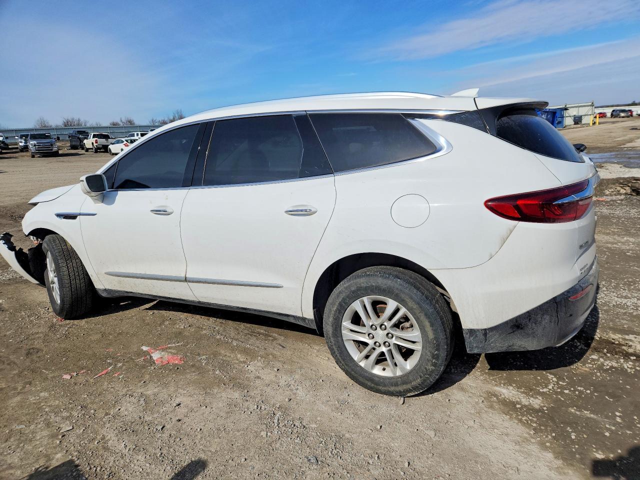 2018 Buick Enclave Essence - Image 2