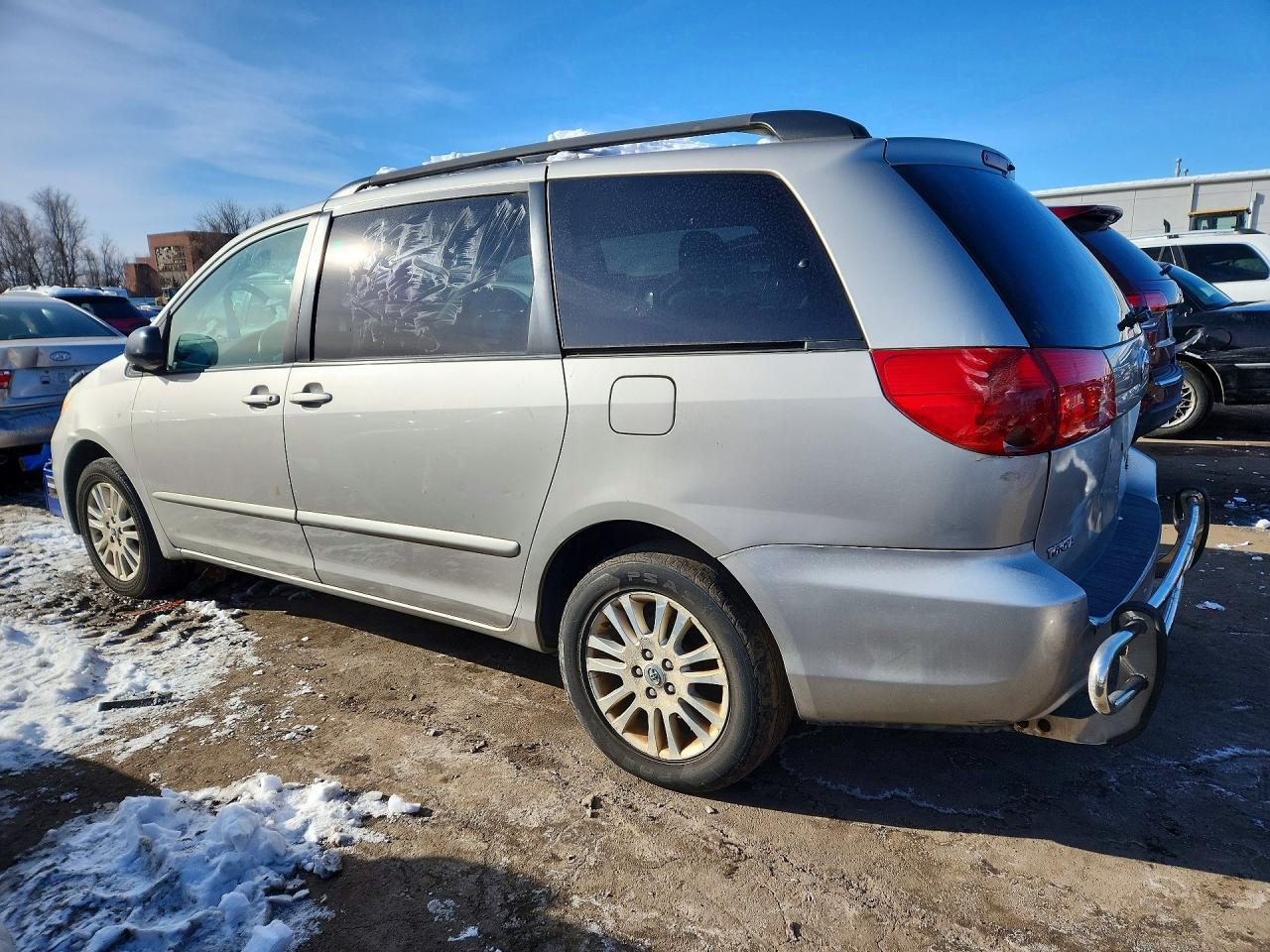 2010 Toyota Sienna Le - Фото 2