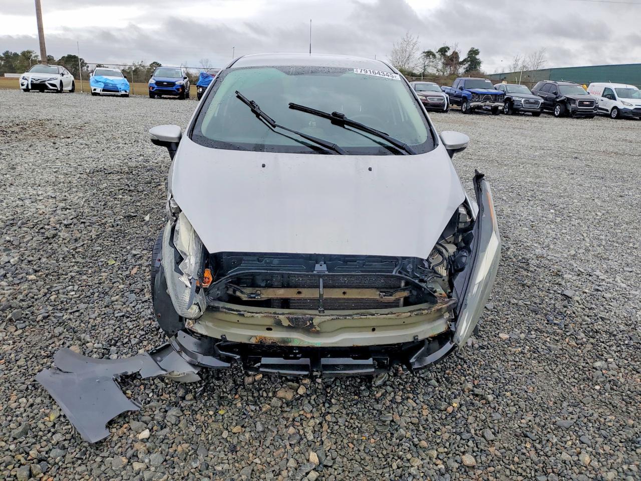 2015 Ford Fiesta Se - Фото 5