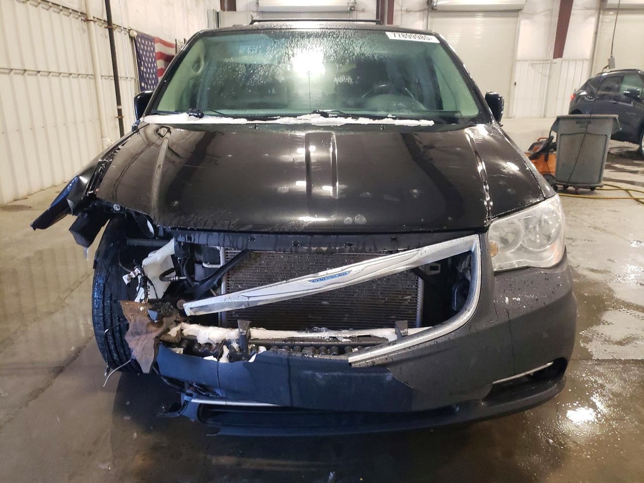 2015 Chrysler Town & Country Touring - Фото 5