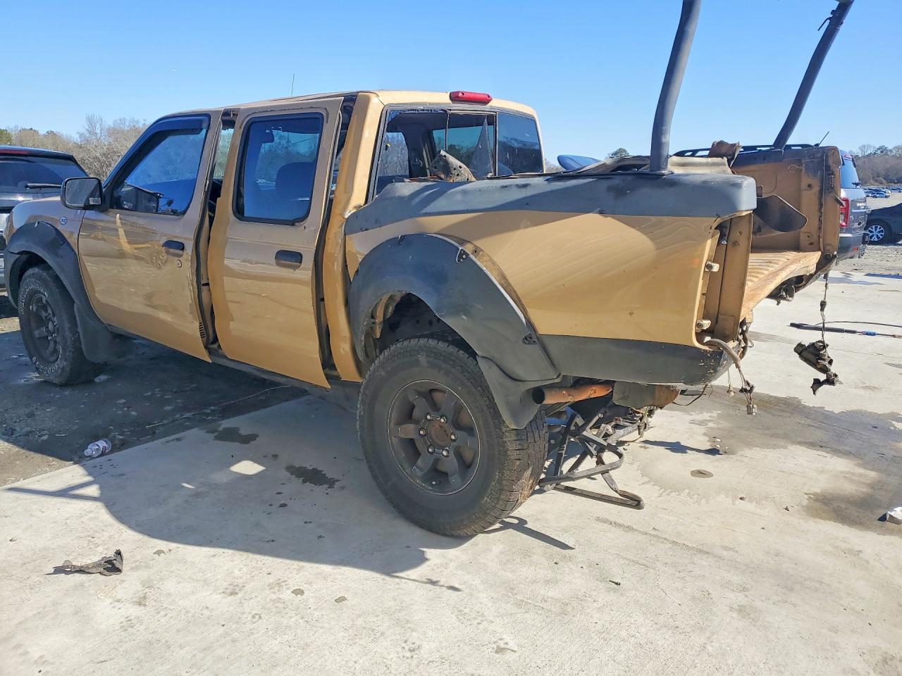 2001 Nissan Frontier Xe - Image 2