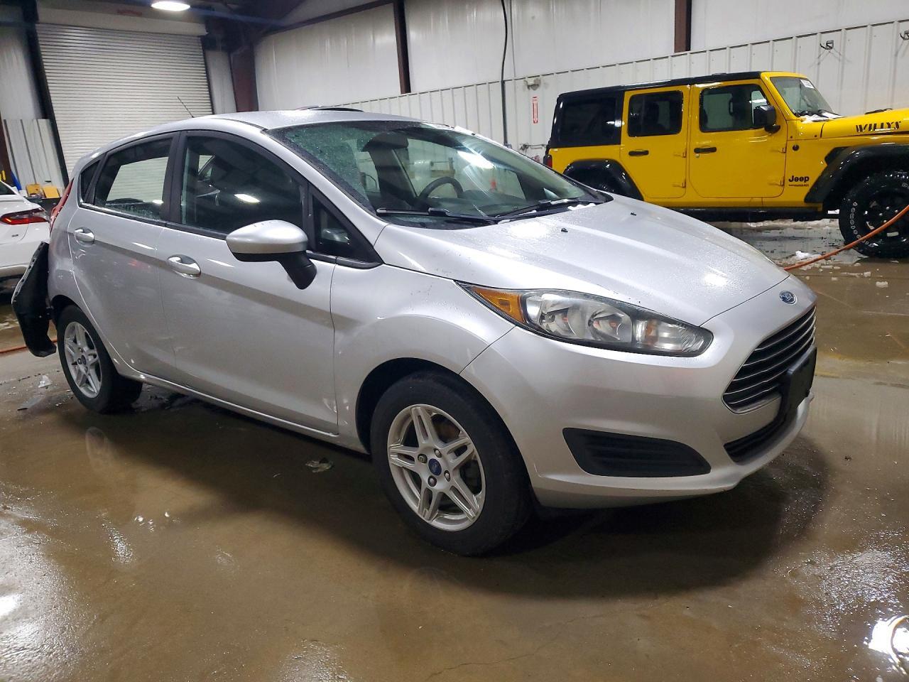 2019 Ford Fiesta Se - Фото 4