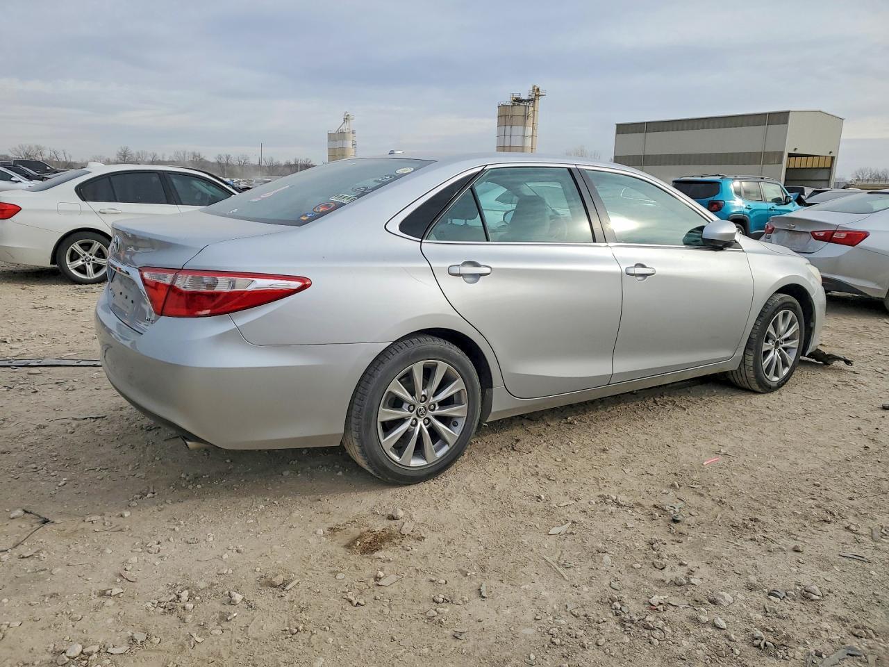 2016 Toyota Camry Xle - Фото 3