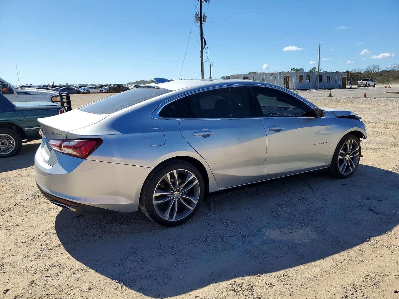 2020 Chevrolet Malibu Premier - Image 3