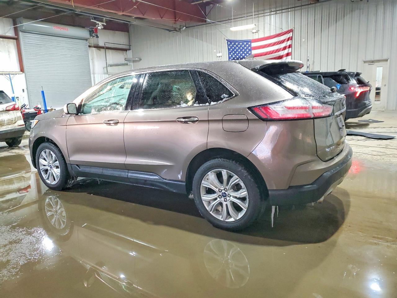 2019 Ford Edge Titanium - Фото 2
