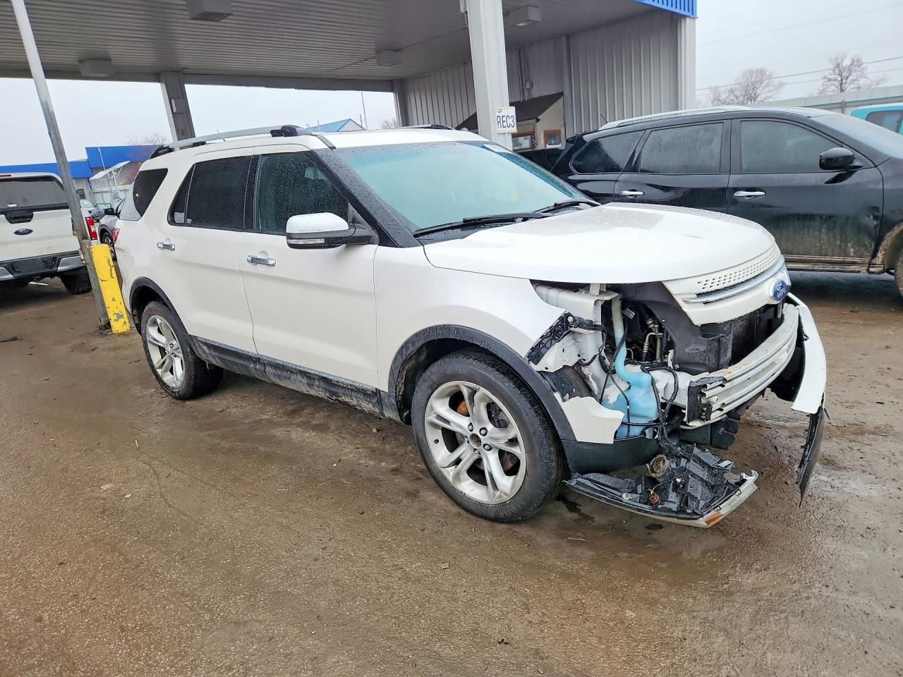 2015 Ford Explorer Limited - Image 4