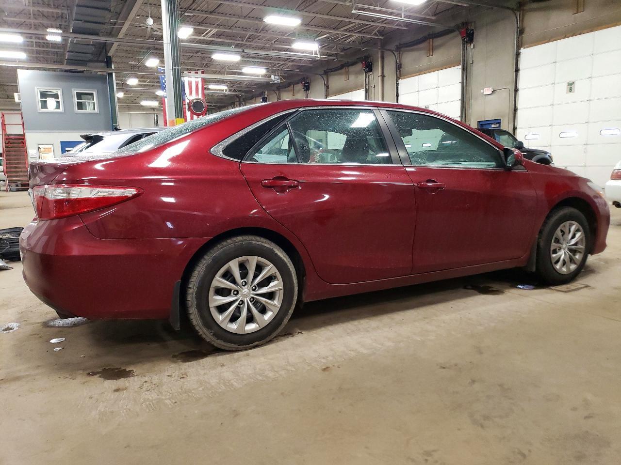 2017 Toyota Camry Le - Фото 3