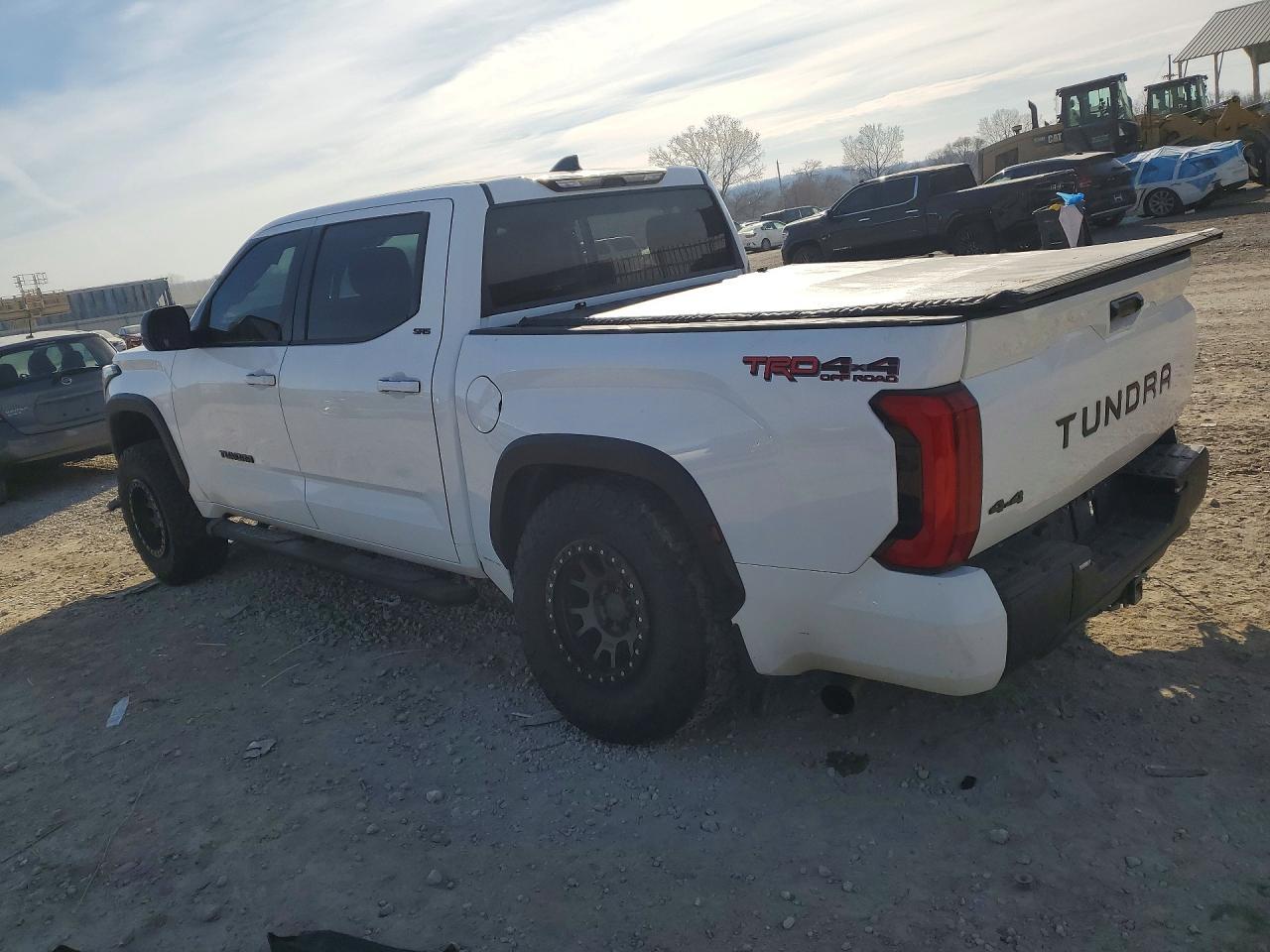 2022 Toyota Tundra Sr5 - Фото 2