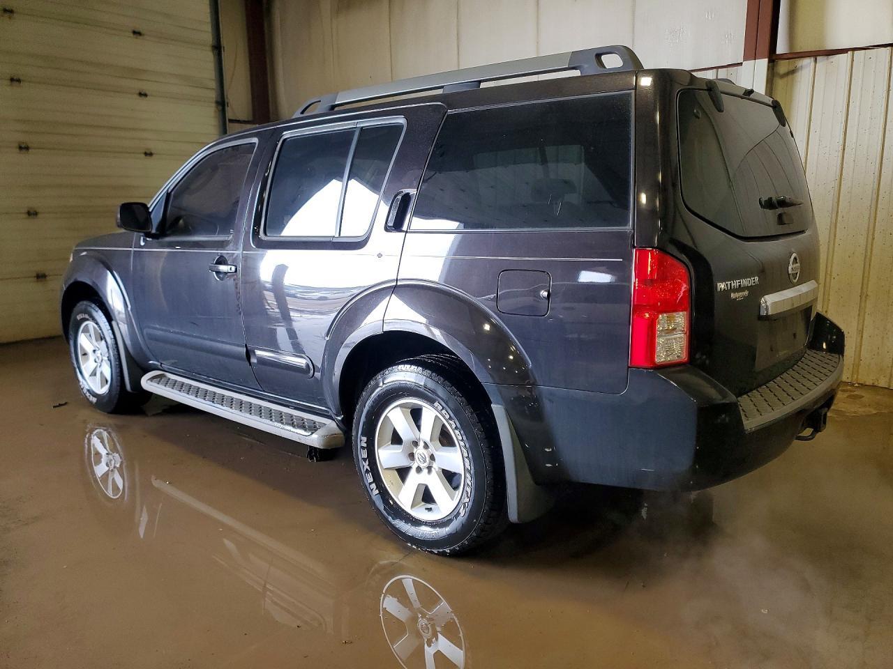 2011 Nissan Pathfinder S - Фото 2