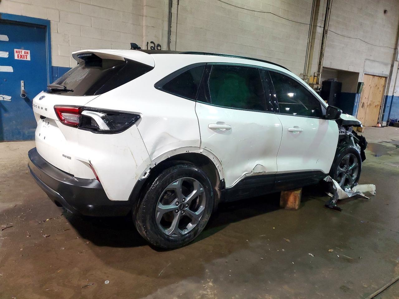 2025 Ford Escape St Line - Фото 3