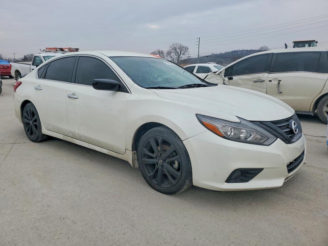 2018 Nissan Altima 2.5 - Image 4