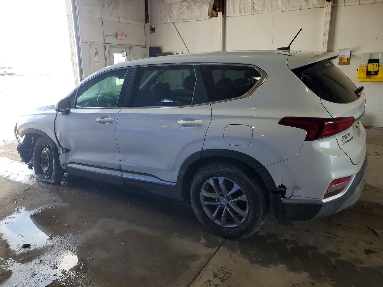 2019 Hyundai Santa Fe Se - Image 2