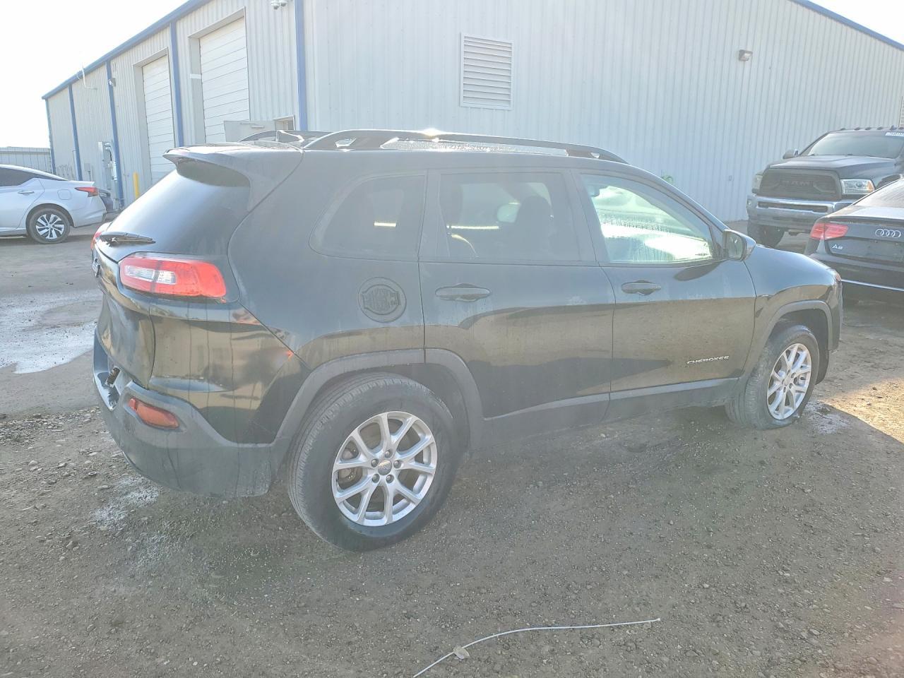 2016 Jeep Cherokee Sport - Фото 3