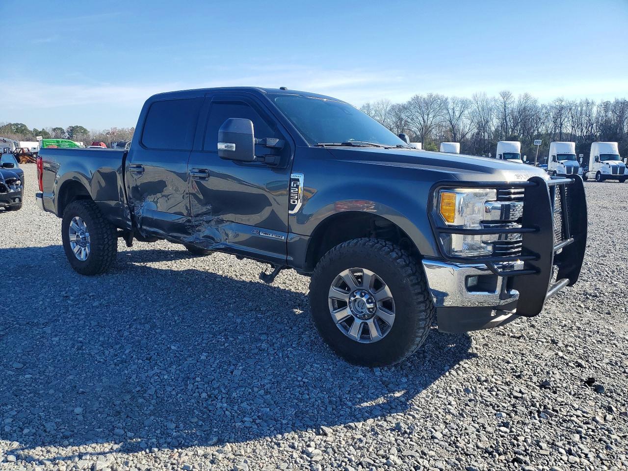 2017 Ford F250 Super Duty - Image 4