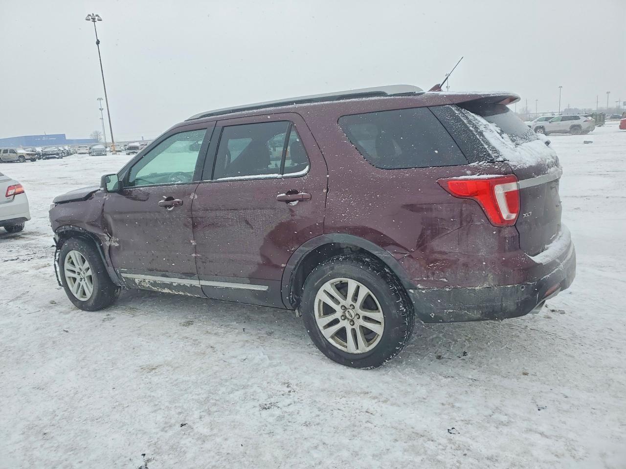 2018 Ford Explorer Xlt - Фото 2
