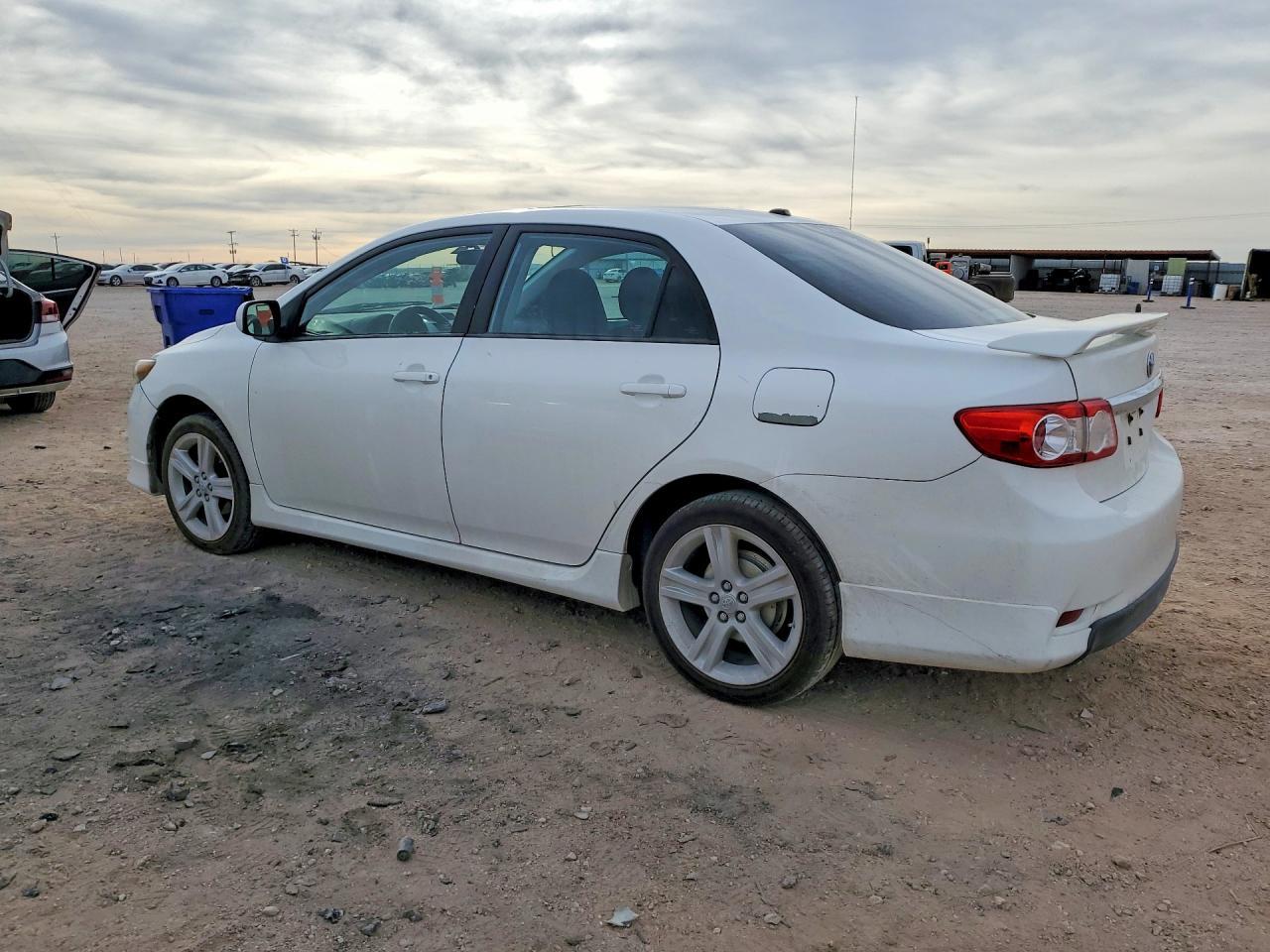 2013 Toyota Corolla - Фото 2