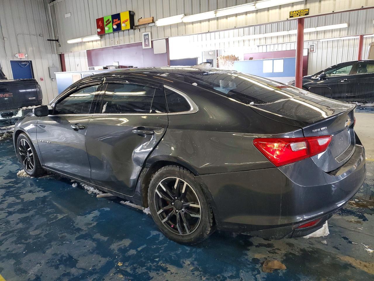 2016 Chevrolet Malibu Lt - Image 2