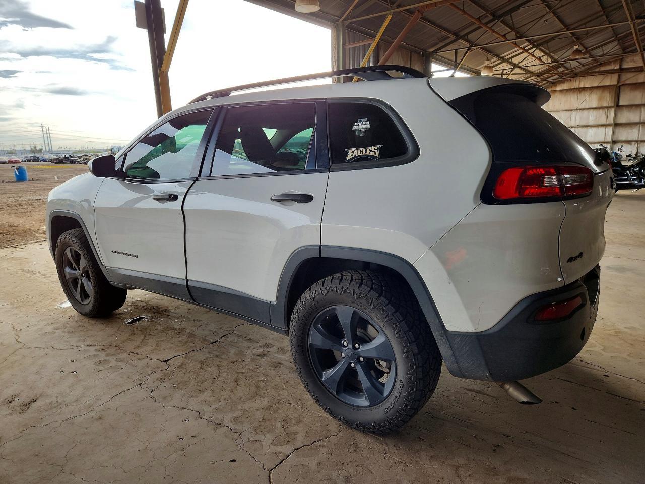 2016 Jeep Cherokee Sport - Фото 2