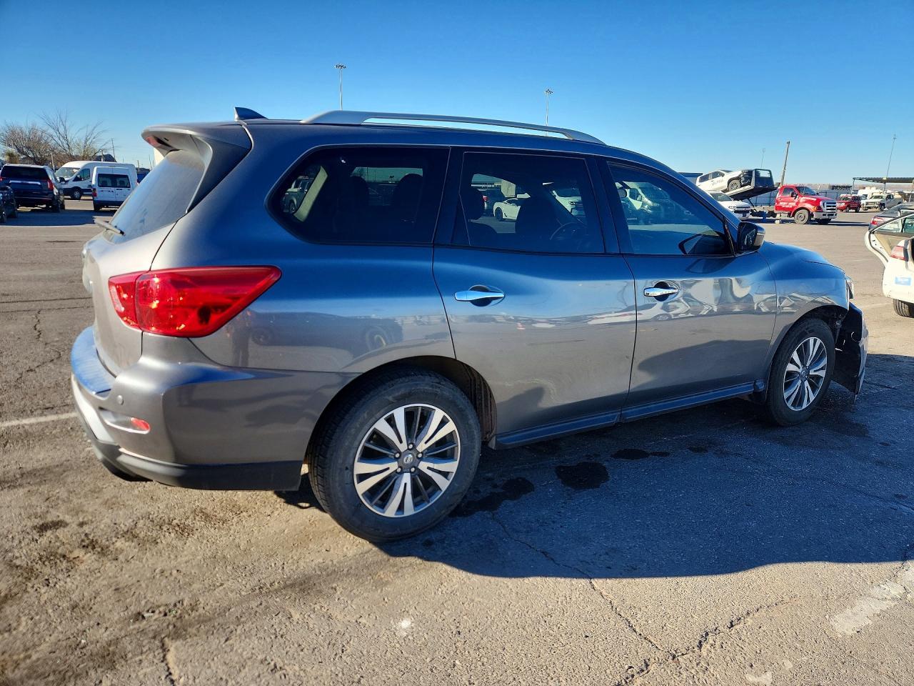 2020 Nissan Pathfinder S - Фото 3