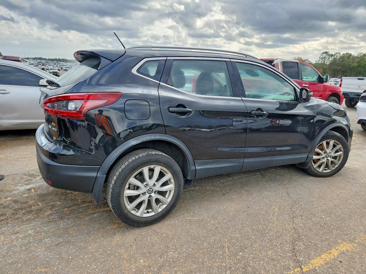 2022 Niss Rogue Sport Sv - Image 3