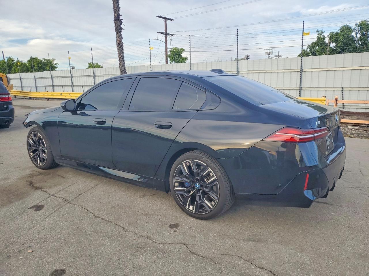 2024 BMW I5 M60 - Фото 2