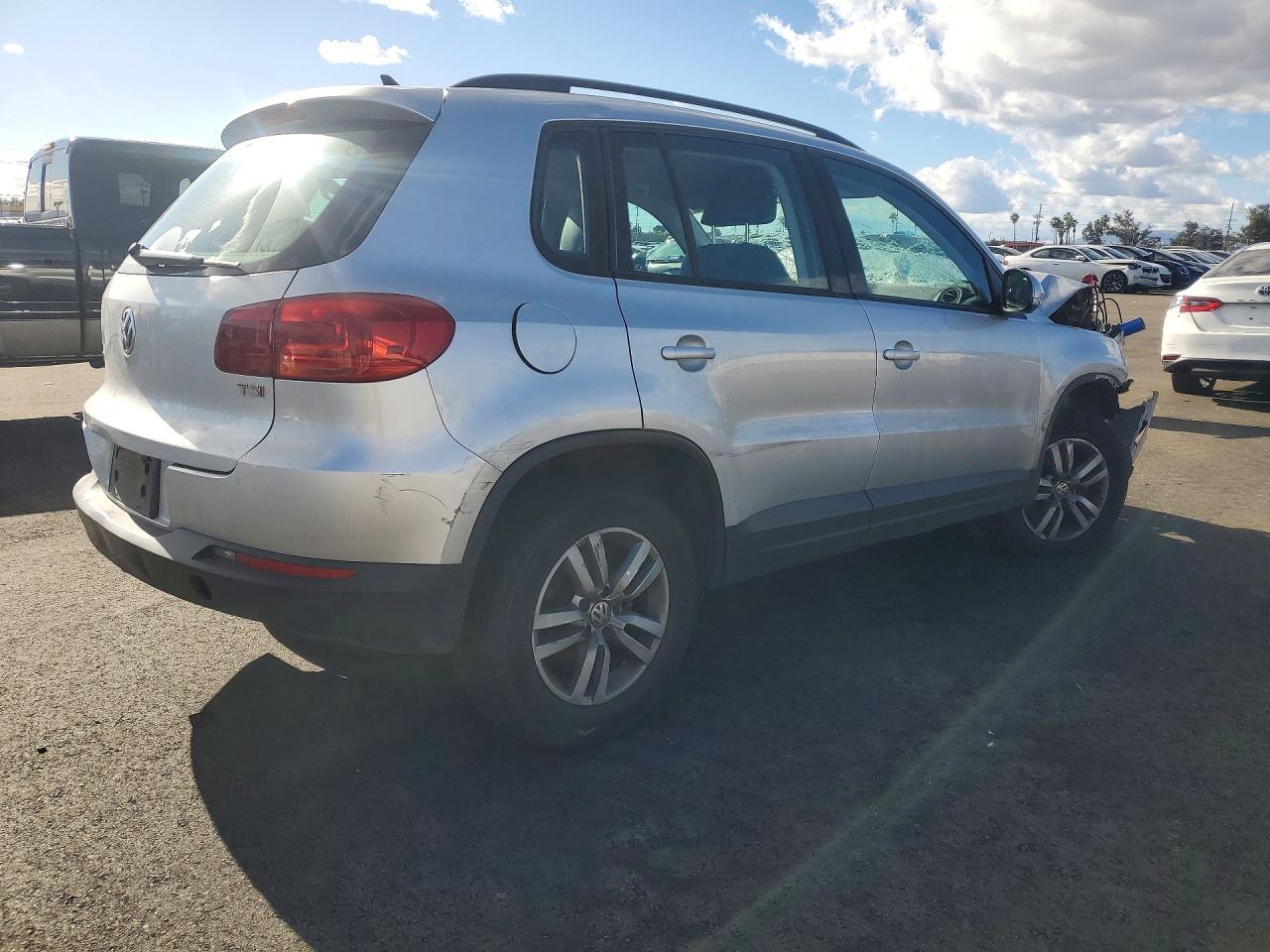 2017 Volkswagen Tiguan S - Image 3