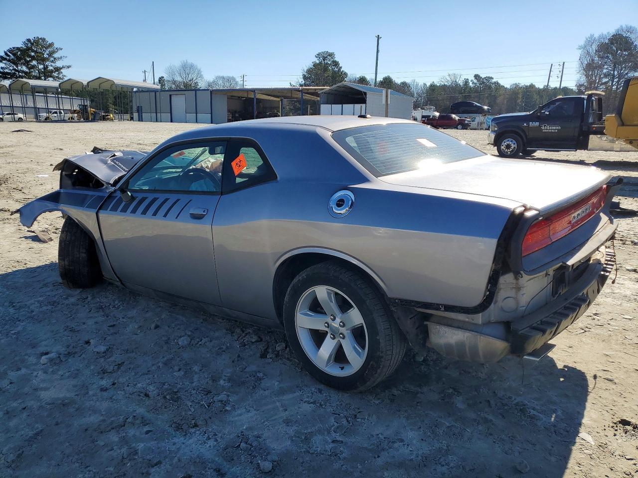 2014 Dodge Challenger Sxt - Image 2