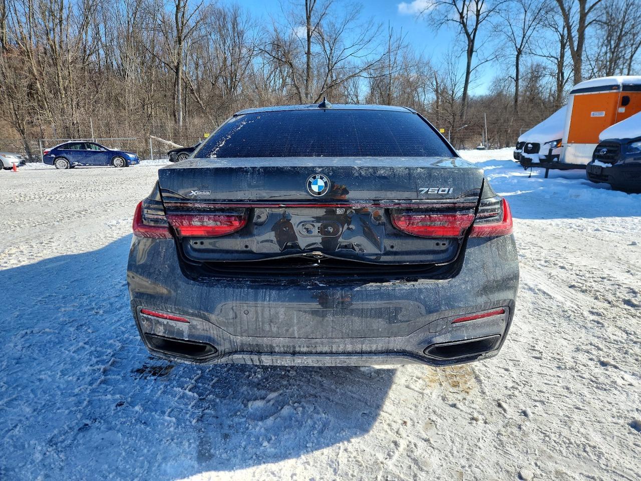 2022 BMW 750 Xi - Фото 6