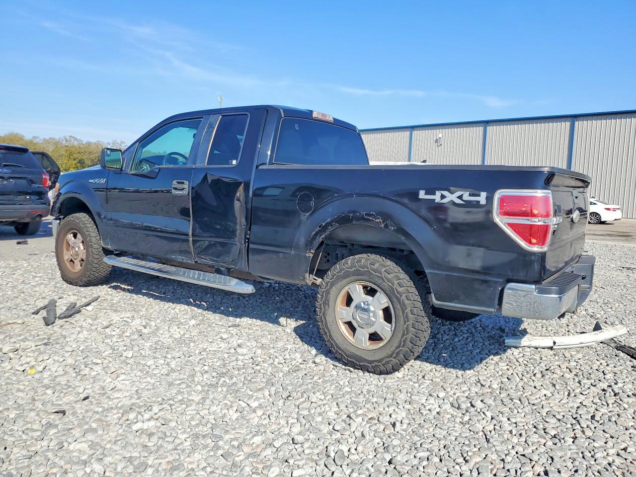 2011 Ford F150 Super Cab - Image 2