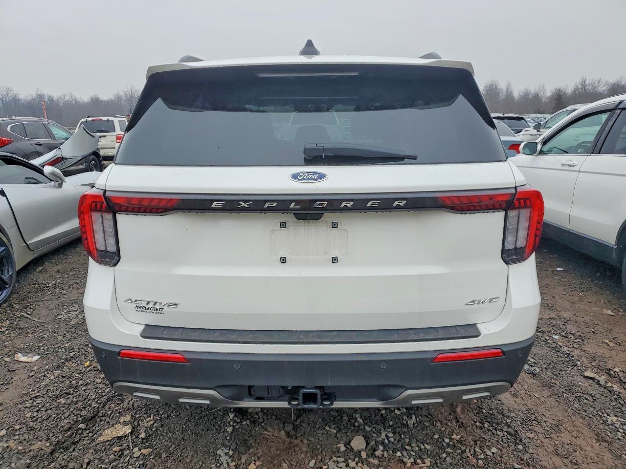 2025 Ford Explorer Active - Фото 6