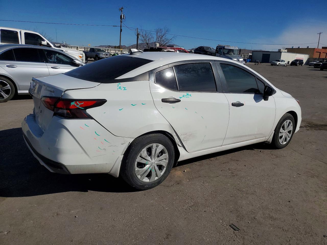 2021 Nissan Versa S - Image 3