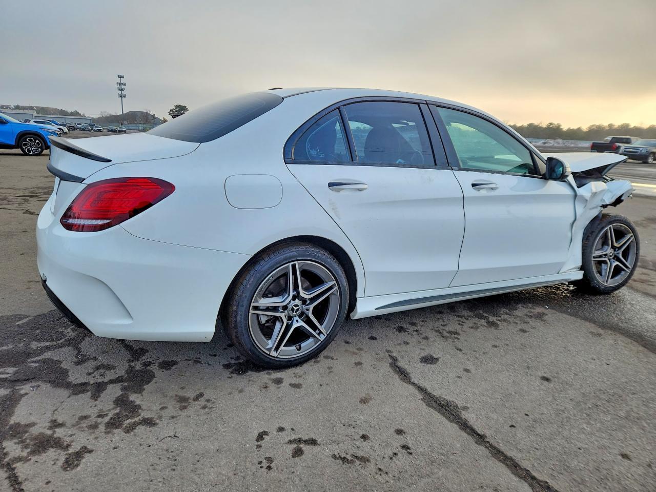 2020 Mercedes-Benz C 300 4Matic - Фото 3