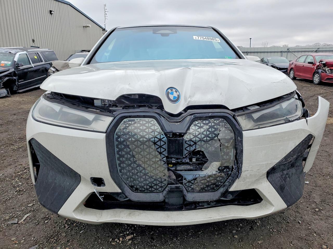 2023 BMW Ix xDrive50 - Фото 5