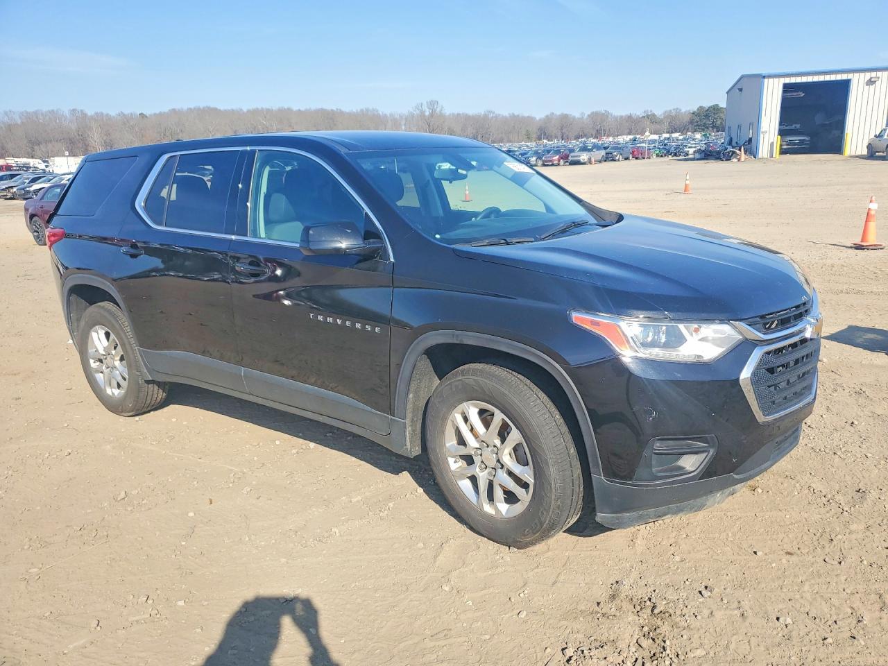 2020 Chevrolet Traverse Ls - Фото 4